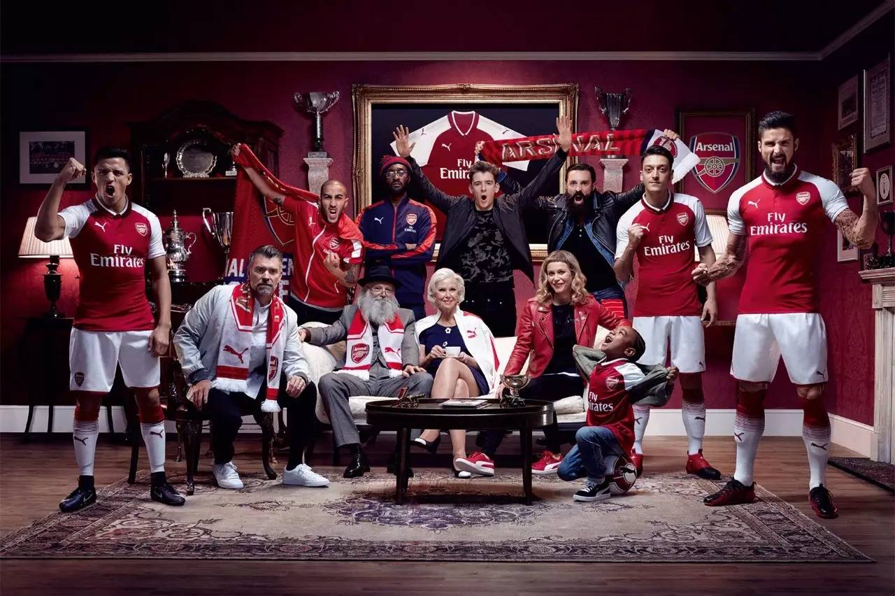 中超：上海海港主场4-1大胜深圳（中超：上海海港主场4比1完胜深圳队）