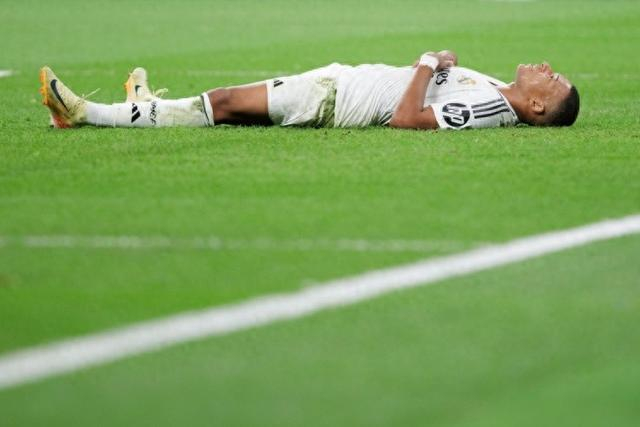 澳超战报：德弗里斯失点后补射破门，奥克兰3-1惠灵顿（澳超战报：德弗里斯点球罚失后补射破门，奥克兰3-1击败惠灵顿）