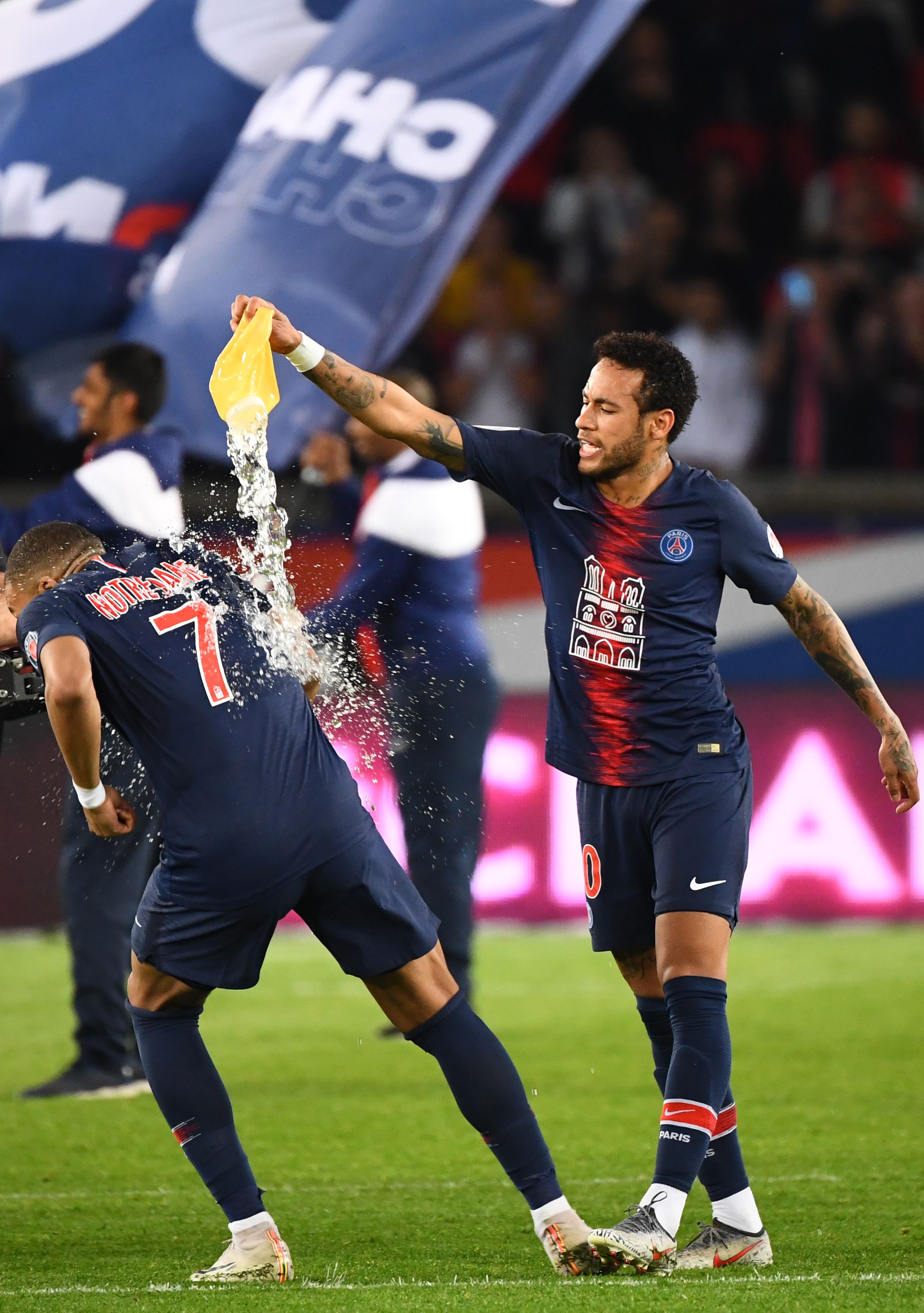 官方：大埔将在亚冠赛前为大埔火灾遇难者默哀一分钟（官方宣布：亚冠开球前，大埔队将为大埔火灾遇难者默哀一分钟）