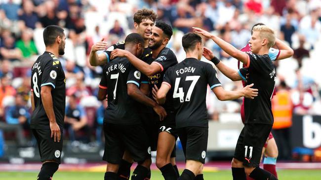 记者：本届世界杯将有半场球员和教练采访，赛前两天开发布会（记者称本届世界杯将引入半场球员、教练采访，赛前两日举行发布会）