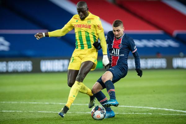 墨尔本胜利主帅：麦克阿瑟拥有双塔，我们必须要限制对手传中（墨尔本胜利主帅：麦克阿瑟双塔威胁大，我们必须压制其传中）