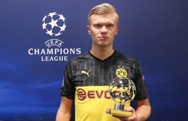 不满判罚！意媒：拉齐奥全队赛后集体拒绝接受媒体采访（意媒：不满判罚，拉齐奥全队赛后集体拒访）