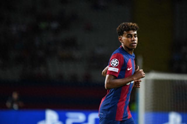 张外龙：向余望是中国足球未来的重要资源，我曾帮他重建信心（张外龙：向余望是国足未来的关键力量，我曾助他重拾信心）