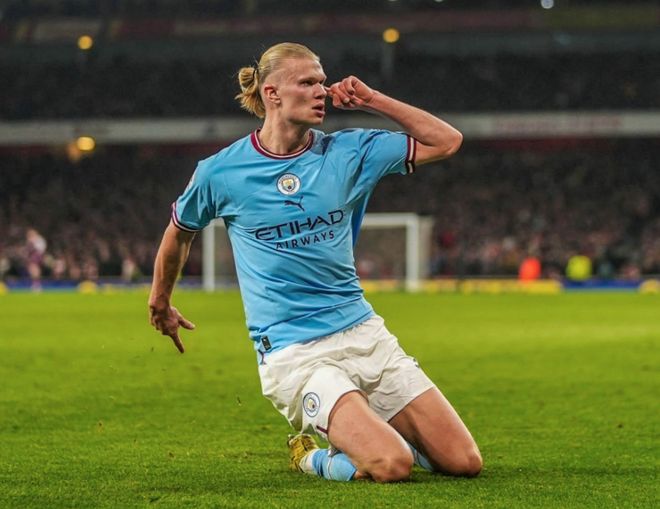 阿坎吉：在学校时发现自己擅长数学；想拥有泽林斯基的技术（阿坎吉：上学时就意识到自己数学很强，也希望拥有泽林斯基的脚下技术）