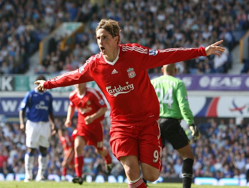 本赛季东契奇缺席时里夫斯场均40分10助攻，今日三节36+9（东契奇缺阵的本季里，里夫斯场均40分10助；今日仅三节已拿36分9助）