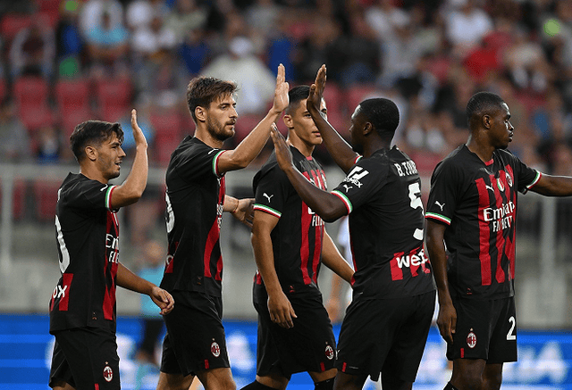 意甲三分制时代以来，米兰前14轮拿超过30分最终都排名前三（三分制以来，米兰首14轮拿到30+分的赛季最终均跻身前三）