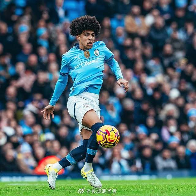 内马尔当记首功！桑托斯最后6轮豪取4胜2平，最终成功保级（内马尔立下头功！桑托斯末6轮4胜2平，惊险保级）