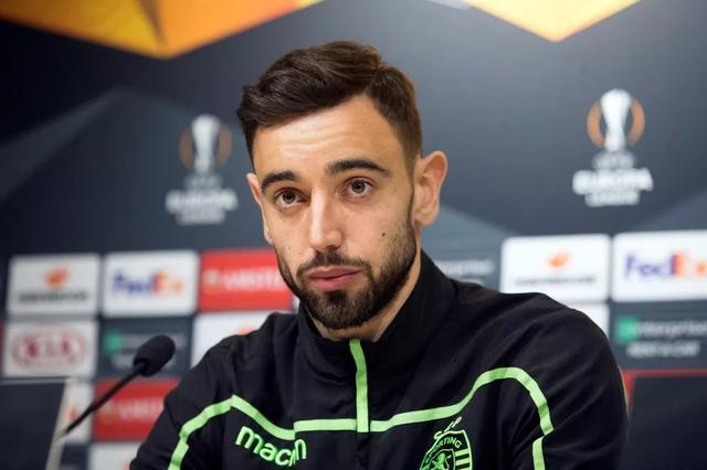 孙颖莎王楚钦赛前训练气氛轻松，大头仰头大笑，大笑引发全场欢笑（孙颖莎王楚钦赛前训练氛围轻松，大头仰天大笑点燃全场笑声）