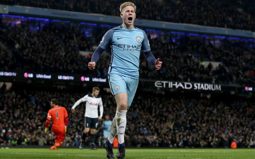 拜仁慕尼黑客场大胜沙尔克04（拜仁客场横扫沙尔克04）