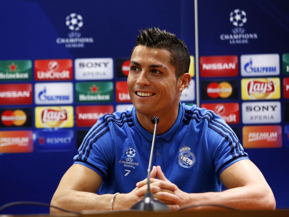 欧冠半场：马尤鲁失良机，巴黎暂0-0毕尔巴鄂竞技（欧冠半场战报：马尤鲁浪费良机，巴黎暂与毕尔巴鄂0-0互交白卷）