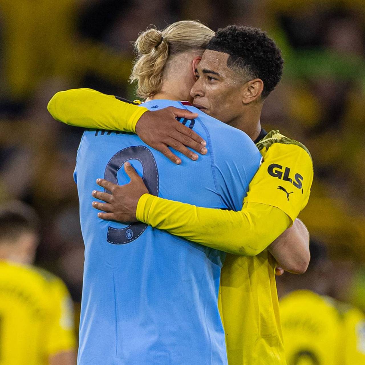 弗兰克：获胜后热刺晋级形势大好，西蒙斯延续了自身好状态（弗兰克：这场胜利令热刺出线前景光明，西蒙斯延续火热状态）