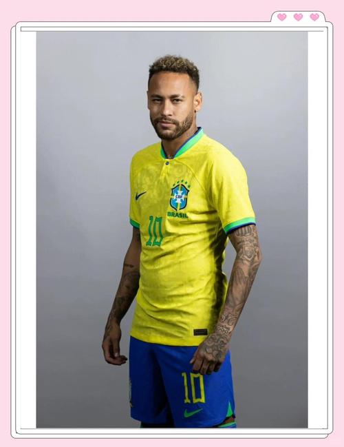 环球足球奖2025年度最佳球员候选：姆巴佩在列，巴黎8人入选（2025环球足球奖最佳球员候选出炉：姆巴佩上榜，巴黎共有8人入选）